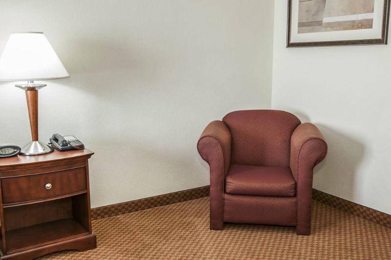 هتل Comfort Suites Cincinnati Airport