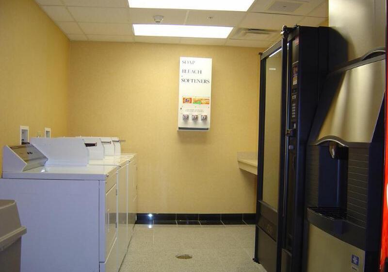 בית מלון כפרי Comfort Suites Cincinnati Airport