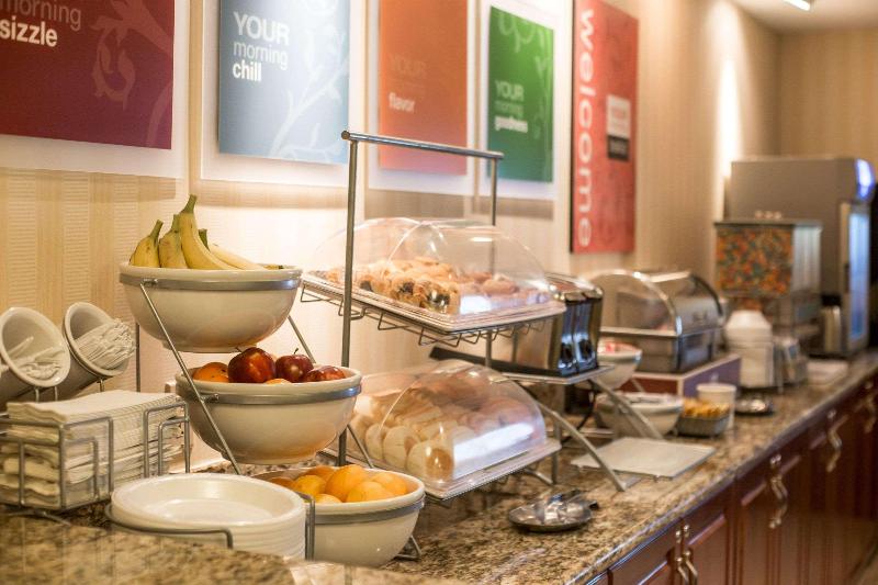 هتل Comfort Suites Grand Rapids North
