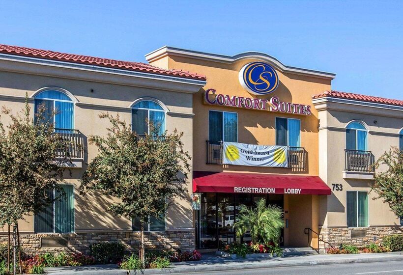 호텔 Comfort Suites Near City Of Industry  Los Angeles