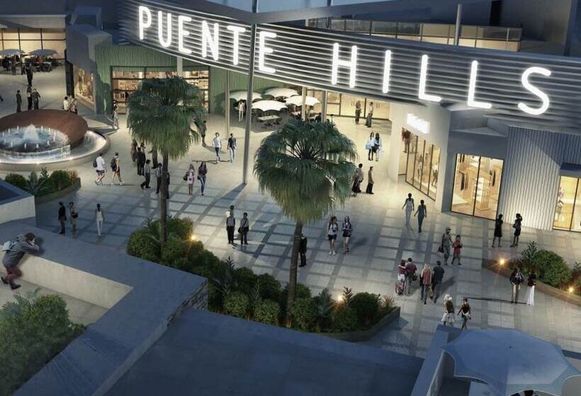 호텔 Comfort Suites Near City Of Industry  Los Angeles