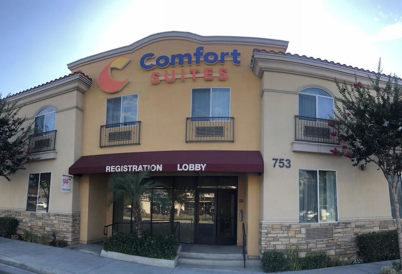 호텔 Comfort Suites Near City Of Industry  Los Angeles