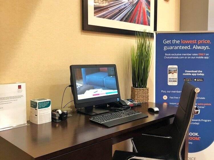 호텔 Comfort Suites Near City Of Industry  Los Angeles