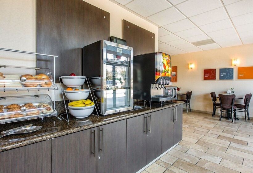 호텔 Comfort Suites Near City Of Industry  Los Angeles