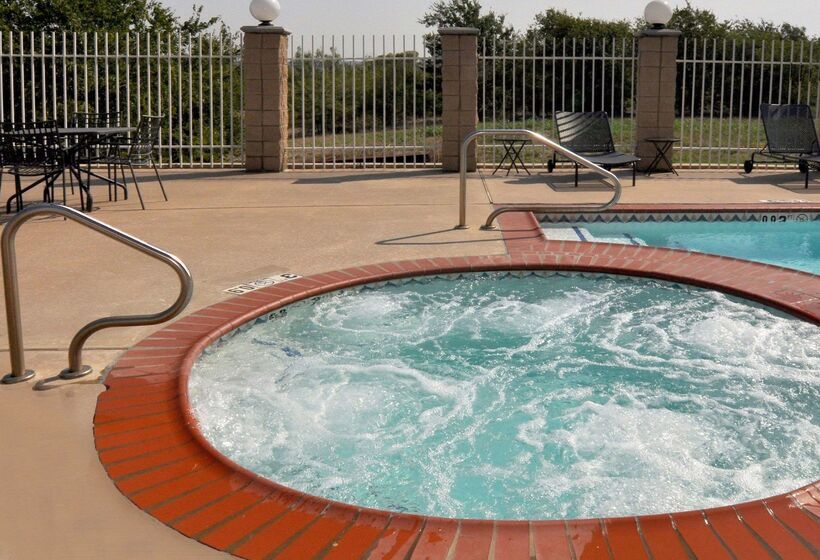 בית מלון כפרי Comfort Suites Roanoke   Fort Worth North