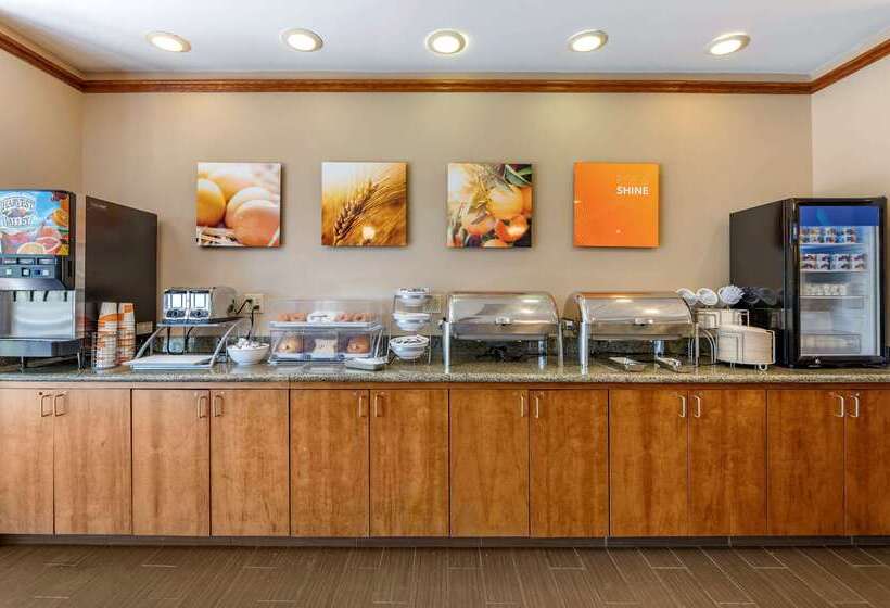 فندق Comfort Suites Urbana Champaign, University Area