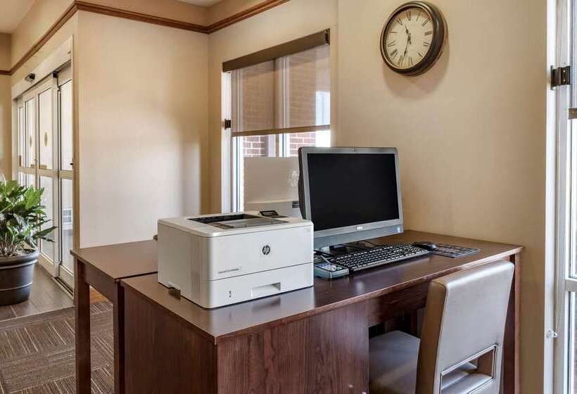 فندق Comfort Suites Urbana Champaign, University Area