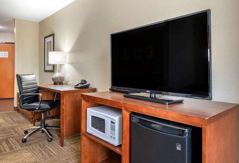 فندق Comfort Suites Urbana Champaign, University Area