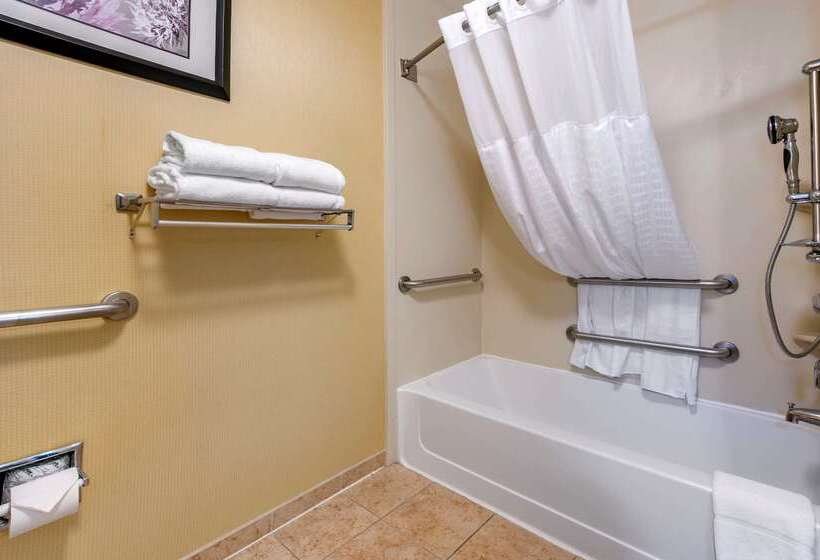 فندق Comfort Suites Urbana Champaign, University Area