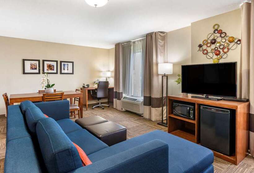 فندق Comfort Suites Urbana Champaign, University Area