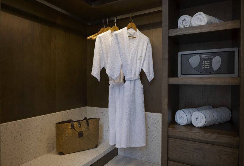 Отель Conrad Maldives Rangali Island