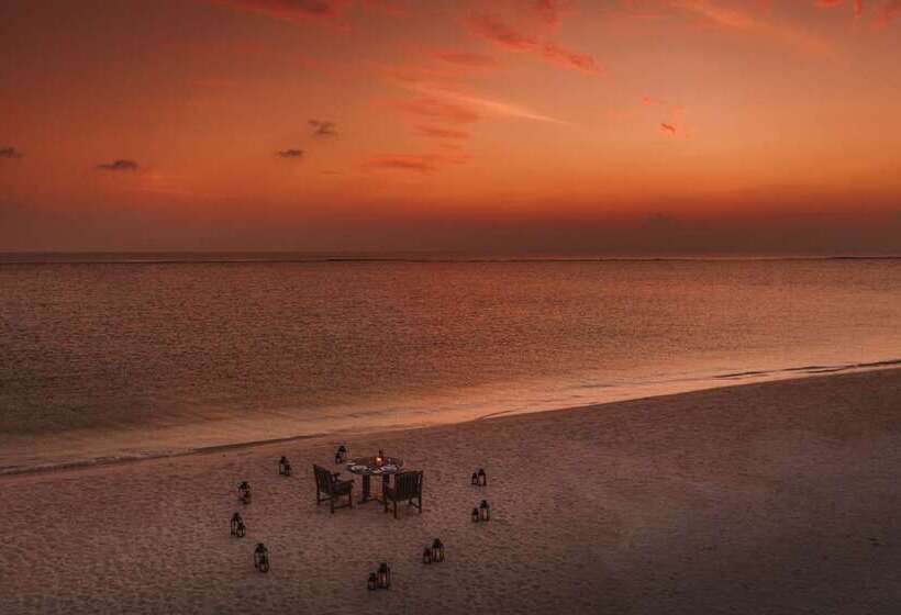 Отель Conrad Maldives Rangali Island