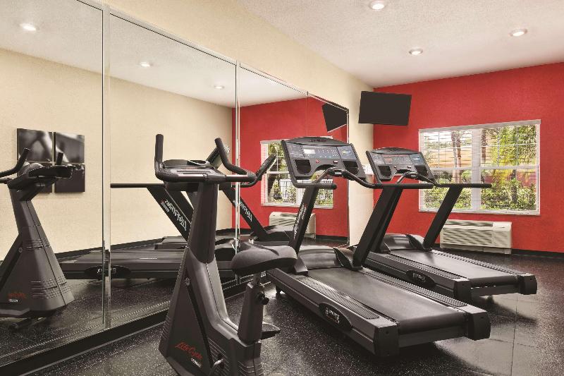 فندق Country Inn & Suites By Radisson, Tampa Brandon, Fl