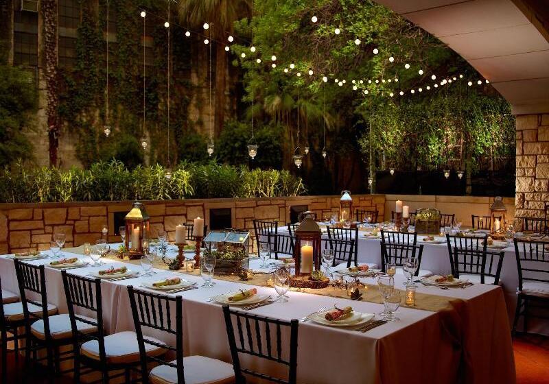 فندق Courtyard By Marriott San Antonio Riverwalk