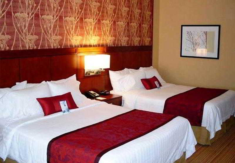 فندق Courtyard By Marriott Waldorf