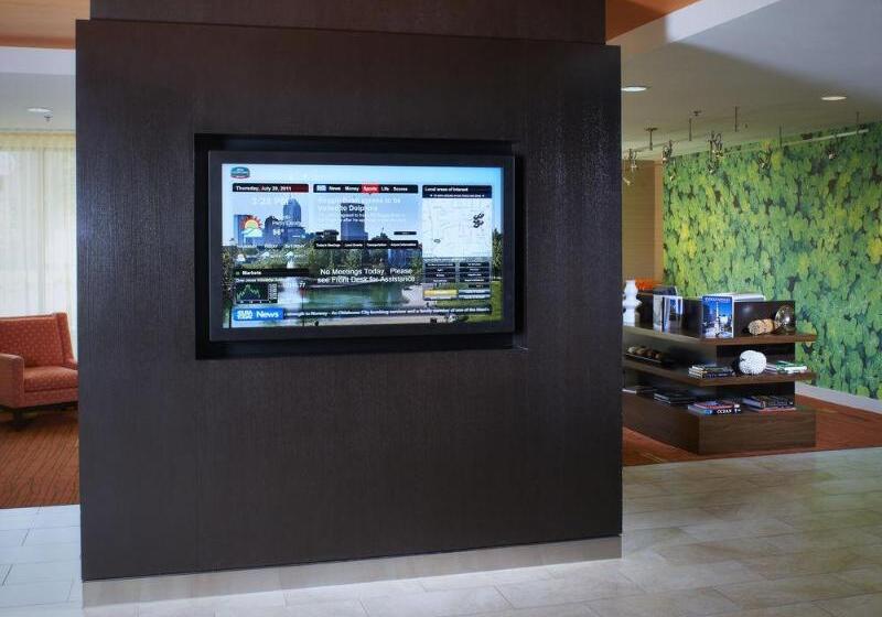 בית מלון כפרי Courtyard By Marriott Indianapolis Airport