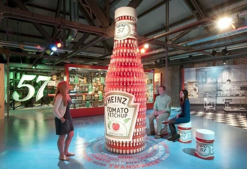 בית מלון כפרי Courtyard By Marriott Pittsburgh Downtown