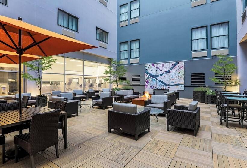 בית מלון כפרי Courtyard By Marriott Pittsburgh Downtown