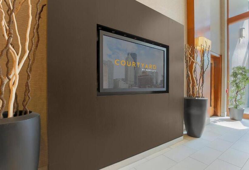 בית מלון כפרי Courtyard By Marriott Pittsburgh Downtown