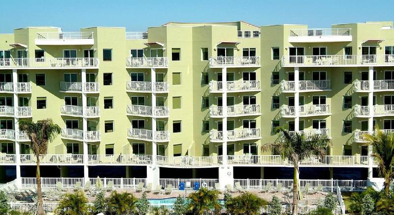 בית מלון כפרי Crystal Palms Beach Resort