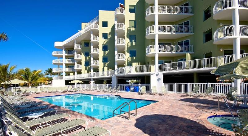 בית מלון כפרי Crystal Palms Beach Resort