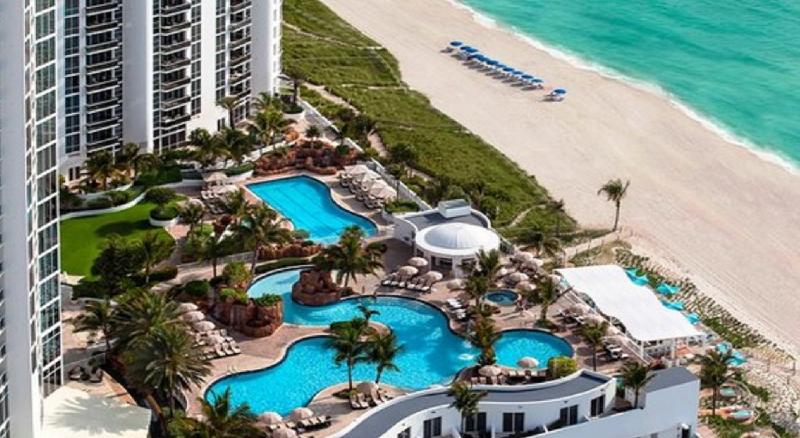 فندق Crystal Palms Beach Resort