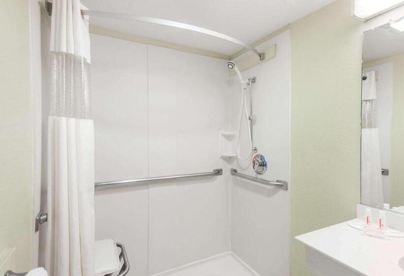 فندق Days Inn & Suites By Wyndham Springfield On I44