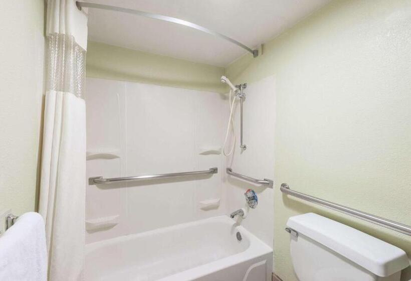 호텔 Days Inn & Suites By Wyndham Springfield On I44