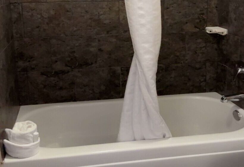 호텔 Days Inn & Suites By Wyndham Springfield On I44