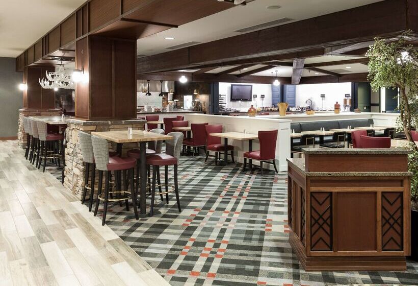 فندق Embassy Suites Anchorage