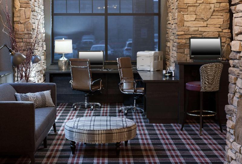 فندق Embassy Suites Anchorage