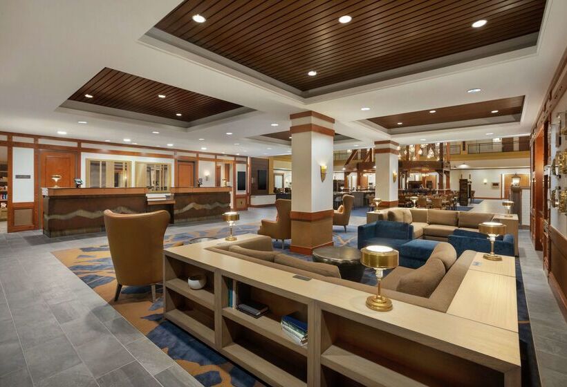 Отель Embassy Suites By Hilton Denver International Airport