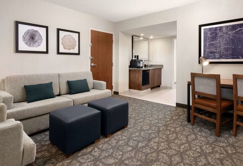 هتل Embassy Suites By Hilton Portland Airport
