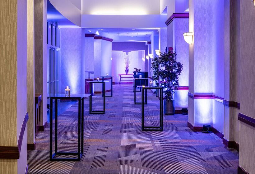 هتل Embassy Suites By Hilton Portland Airport