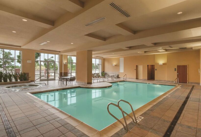 هتل Embassy Suites By Hilton Portland Airport