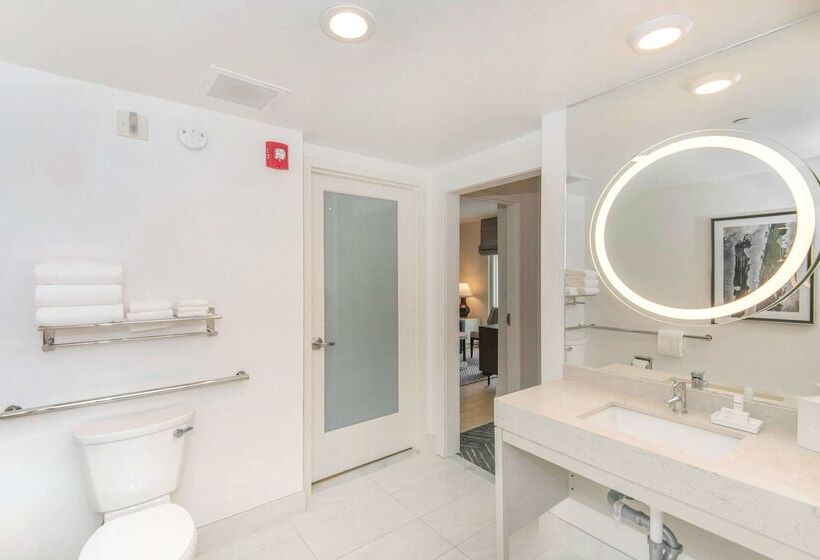 ホテル Embassy Suites By Hilton Raleigh Durham Airport Brier Creek