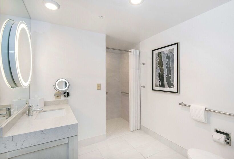 ホテル Embassy Suites By Hilton Raleigh Durham Airport Brier Creek