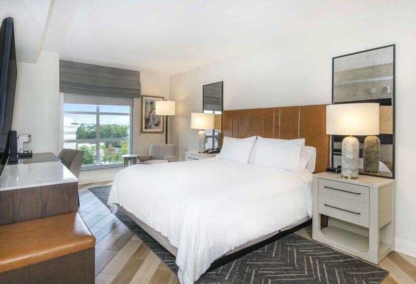 ホテル Embassy Suites By Hilton Raleigh Durham Airport Brier Creek