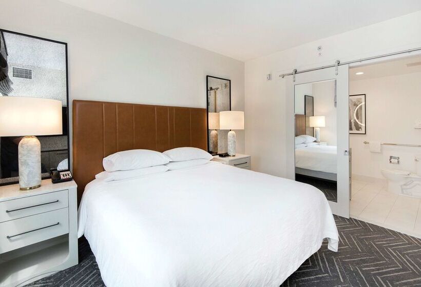 ホテル Embassy Suites By Hilton Raleigh Durham Airport Brier Creek