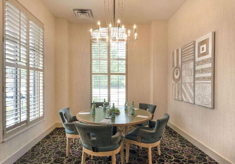 ホテル Embassy Suites By Hilton Raleigh Durham Airport Brier Creek