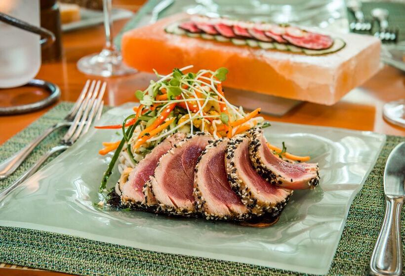 فندق Embassy Suites By Hilton Sacramento Riverfront Promenade