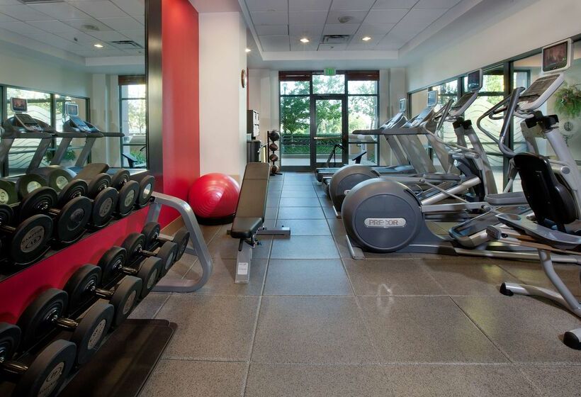 فندق Embassy Suites By Hilton Sacramento Riverfront Promenade