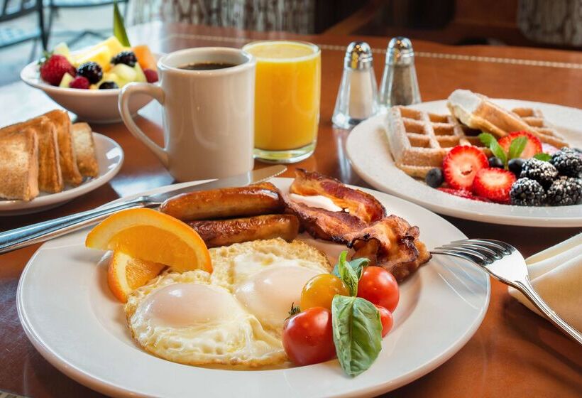 فندق Embassy Suites By Hilton Sacramento Riverfront Promenade