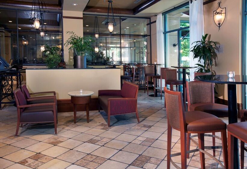 فندق Embassy Suites By Hilton Sacramento Riverfront Promenade