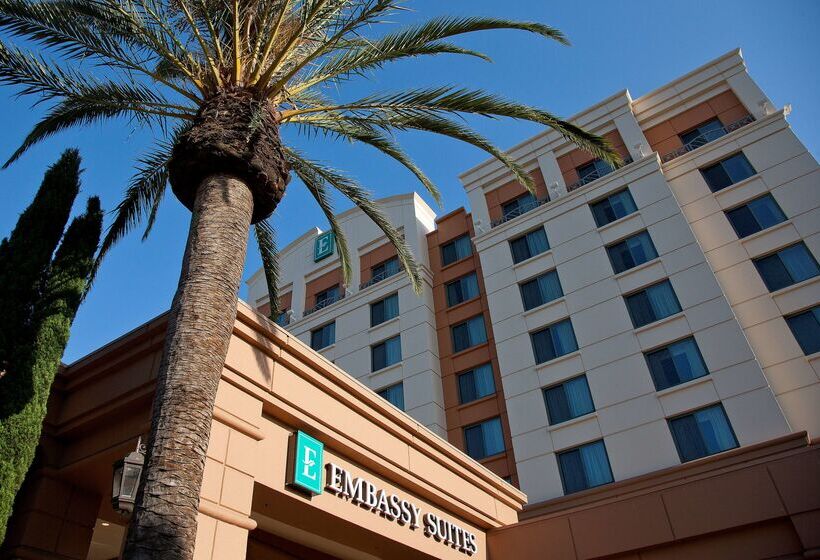 فندق Embassy Suites By Hilton Sacramento Riverfront Promenade