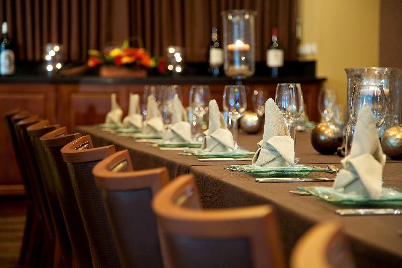 فندق Embassy Suites By Hilton Sacramento Riverfront Promenade