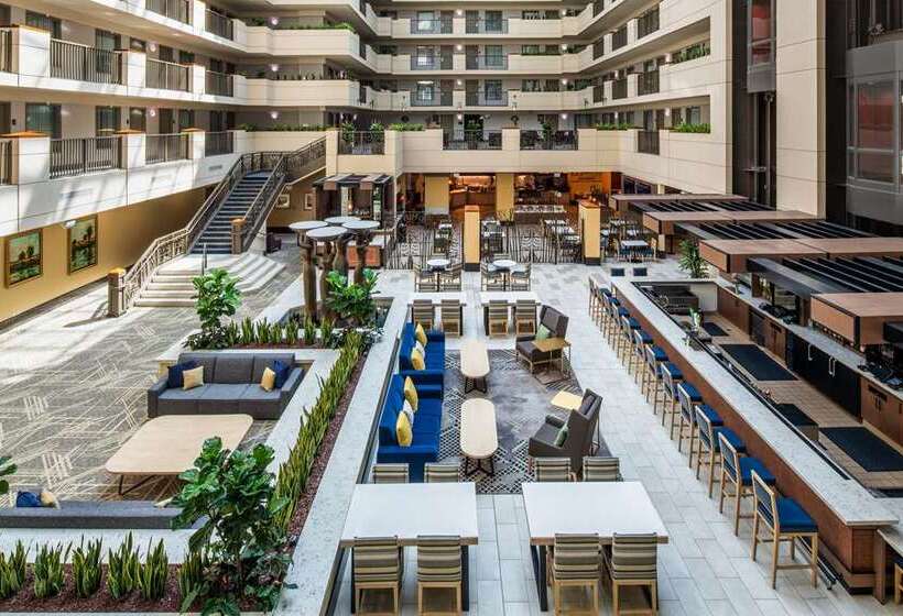 فندق Embassy Suites By Hilton Sacramento Riverfront Promenade