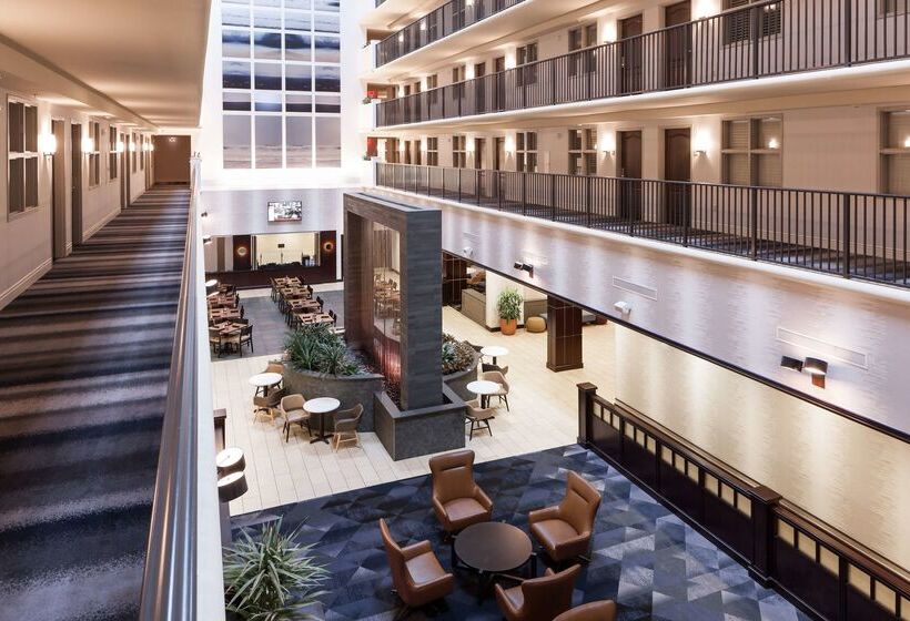 Отель Embassy Suites By Hilton Tampa Brandon