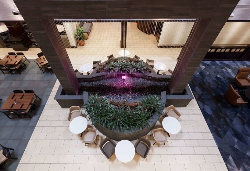 Отель Embassy Suites By Hilton Tampa Brandon