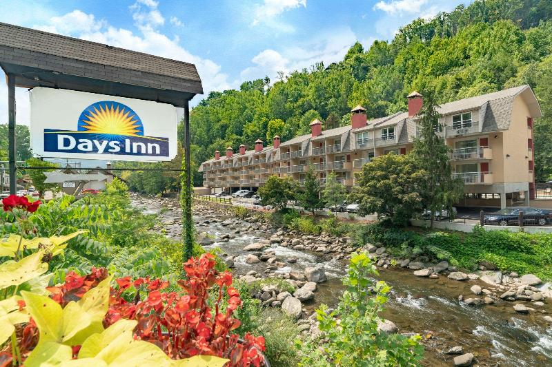 ホテル Gatlinburg River Inn